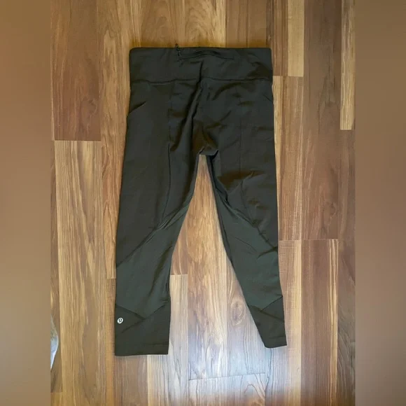 Lululemon Pace Rival Crop 22" #W6F41S, Olive Green. Size: 6 - Picture 4 of 8